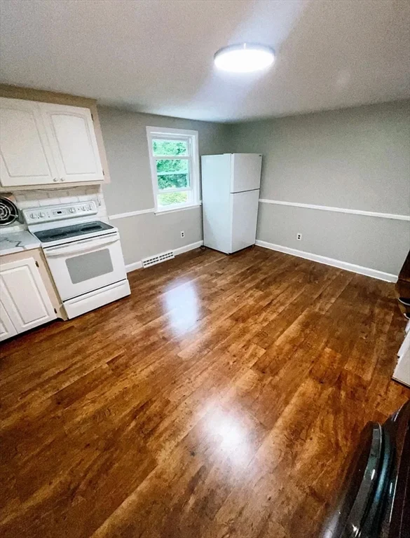 2 bed, 1 bath apartment for rent at 2 Bow St Unit 2, Plainville — photo 8 of 17