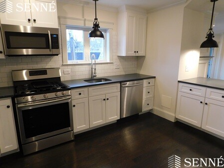2 bed, 1 bath apartment for rent at 2 Bowdoin St Unit 1, Neighborhood Nine — photo 2 of 10