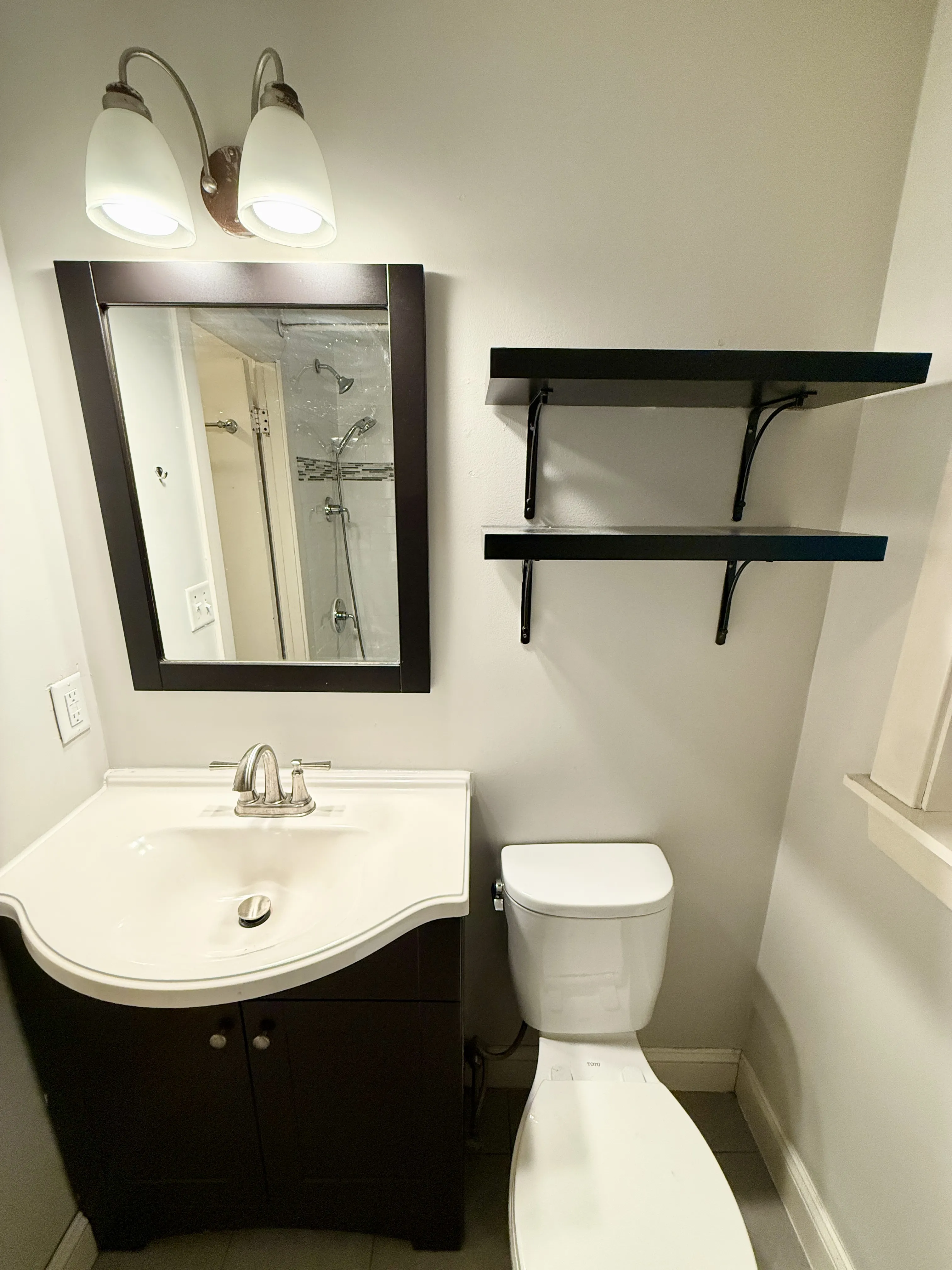 1 bed, 1 bath apartment for rent at 2 Braemore Rd Unit 1, Brighton — photo 4 of 5