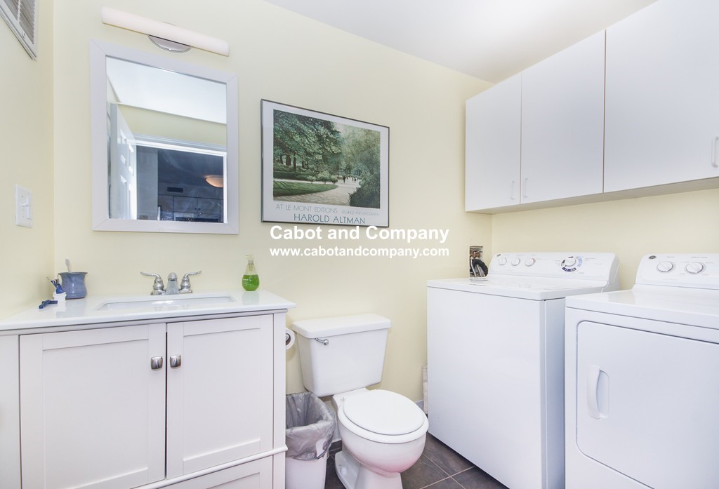 3 bed, 1.5 bath apartment for rent at 2 Brewer St Unit 2, Jamaica Plain — photo 8 of 11