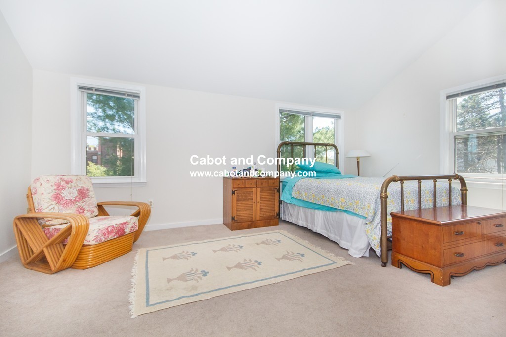 3 bed, 1.5 bath apartment for rent at 2 Brewer St Unit 2A, Jamaica Plain — photo 5 of 11