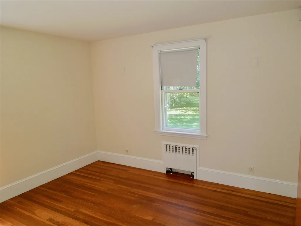 3 bed, 2 bath apartment for rent at 2 Briarwood Ct, Kingston — photo 11 of 15