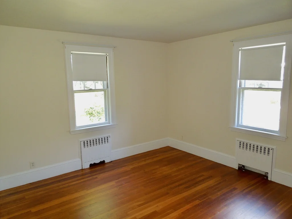 3 bed, 2 bath apartment for rent at 2 Briarwood Ct, Kingston — photo 13 of 15