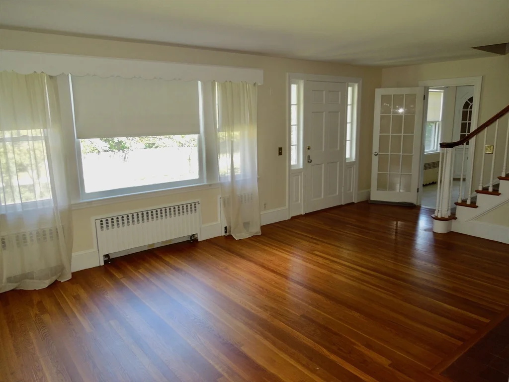 3 bed, 2 bath apartment for rent at 2 Briarwood Ct, Kingston — photo 7 of 15