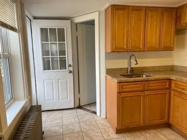 2 bed, 1 bath apartment for rent at 2 Brookside Ave Unit 2D, Worcester — photo 5 of 9