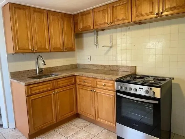 2 bed, 1 bath apartment for rent at 2 Brookside Ave Unit 2D, Worcester — photo 3 of 9