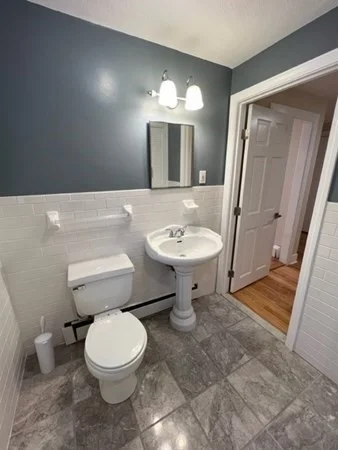 2 bed, 1 bath apartment for rent at 2 Buckingham St Unit 2, Hyde Park — photo 11 of 17