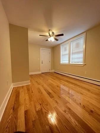 2 bed, 1 bath apartment for rent at 2 Buckingham St Unit 2, Hyde Park — photo 7 of 17