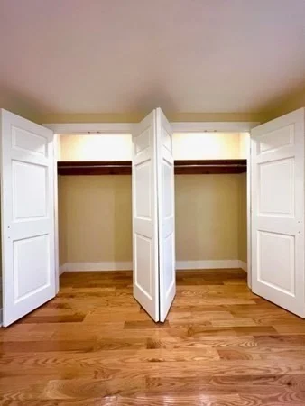 2 bed, 1 bath apartment for rent at 2 Buckingham St Unit 2, Hyde Park — photo 6 of 17