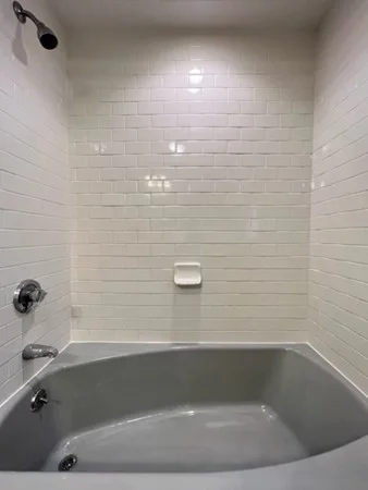 2 bed, 1 bath apartment for rent at 2 Buckingham St Unit 2, Hyde Park — photo 13 of 17