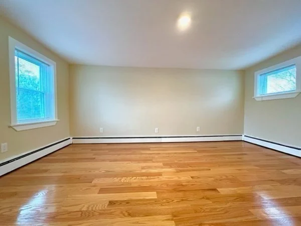 2 bed, 1 bath apartment for rent at 2 Buckingham St Unit 2, Hyde Park — photo 14 of 17