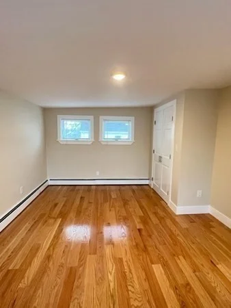 2 bed, 1 bath apartment for rent at 2 Buckingham St Unit 2, Hyde Park — photo 16 of 17