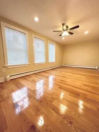 2 bed, 1 bath apartment for rent at 2 Buckingham St Unit 2, Hyde Park — photo 4 of 17