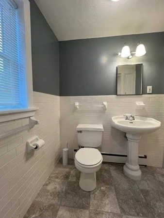 2 bed, 1 bath apartment for rent at 2 Buckingham St Unit 2, Hyde Park — photo 12 of 17