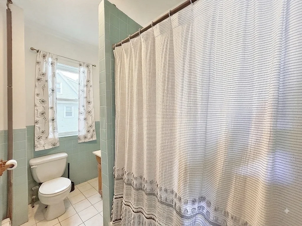3 bed, 1 bath apartment for rent at 2 Buttonwood St Unit 2, Dorchester — photo 6 of 7