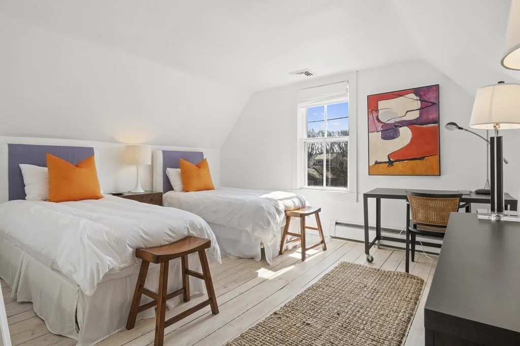 4 bed, 3 bath apartment for rent at 2 Cabot Ln, Nantucket — photo 9 of 14