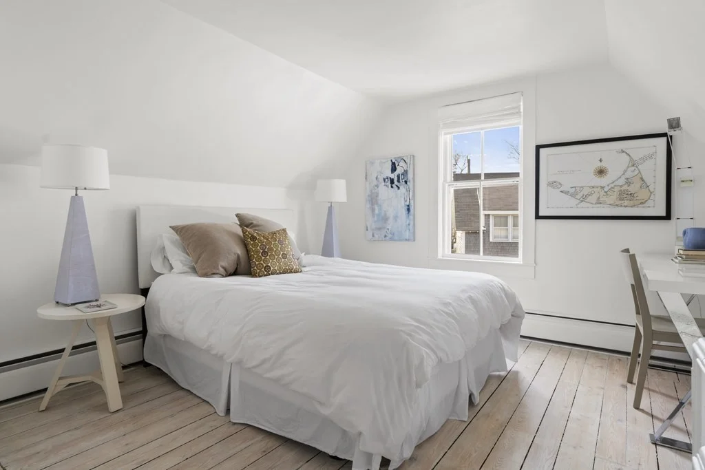 4 bed, 3 bath apartment for rent at 2 Cabot Ln, Nantucket — photo 11 of 14