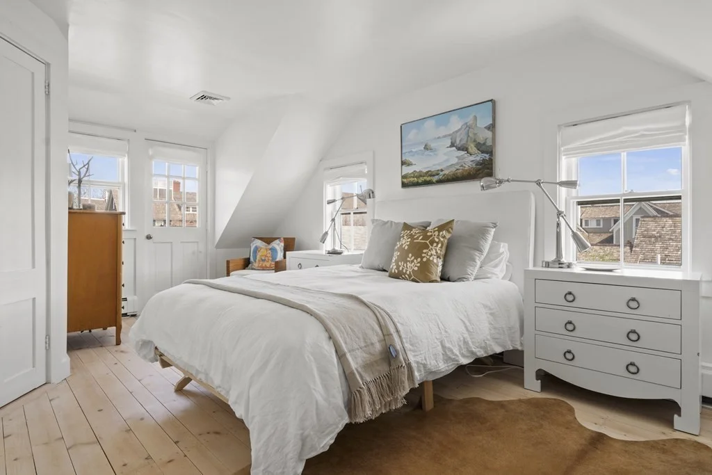 4 bed, 3 bath apartment for rent at 2 Cabot Ln, Nantucket — photo 8 of 14