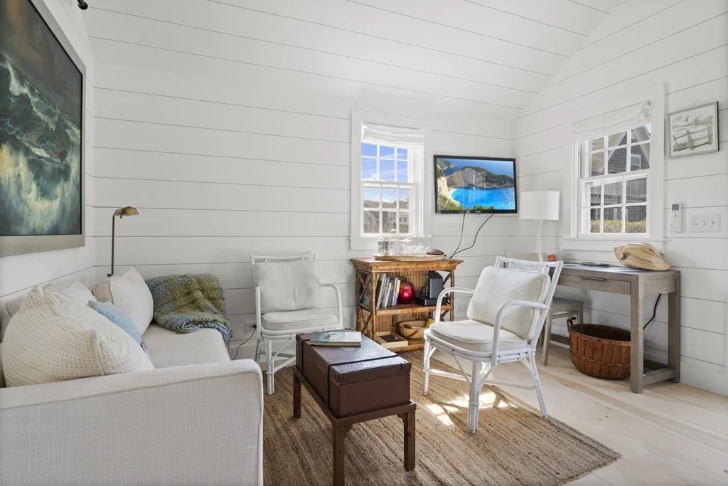 1 bed, 1 bath apartment for rent at 2 Cabot Ln Unit A, Nantucket — photo 11 of 15