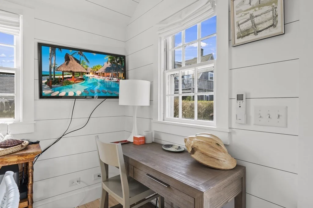 1 bed, 1 bath apartment for rent at 2 Cabot Ln Unit A, Nantucket — photo 12 of 15