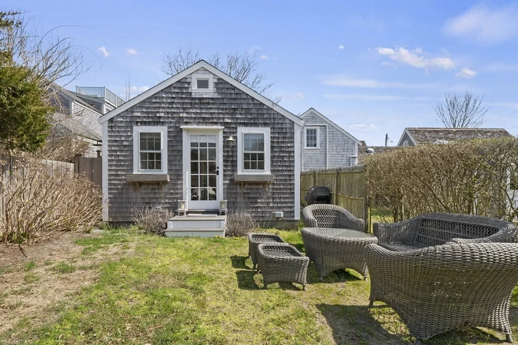 1 bed, 1 bath apartment for rent at 2 Cabot Ln Unit A, Nantucket — photo 15 of 15