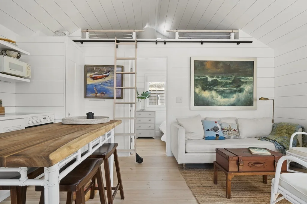 1 bed, 1 bath apartment for rent at 2 Cabot Ln Unit A, Nantucket — photo 3 of 15