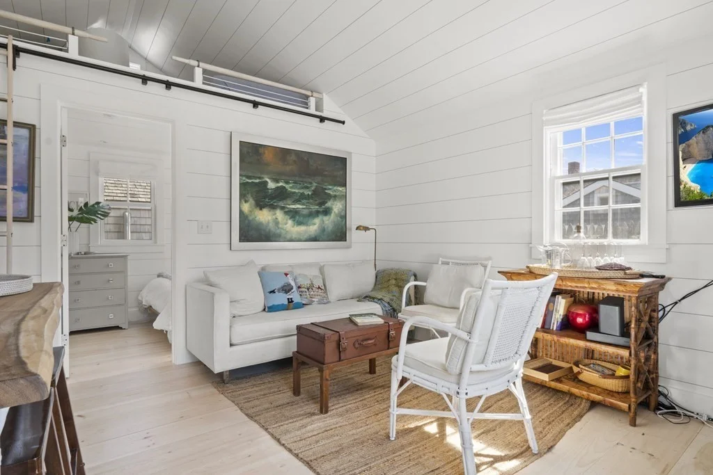 1 bed, 1 bath apartment for rent at 2 Cabot Ln Unit A, Nantucket — photo 7 of 15