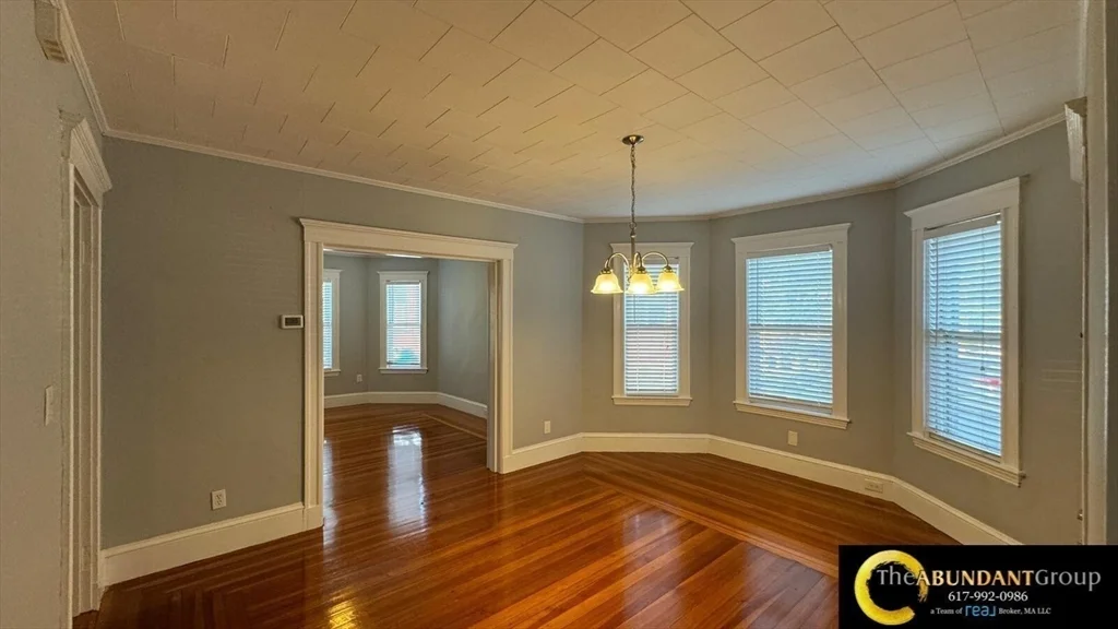 2 bed, 1 bath apartment for rent at 2 Cambridge Ter Unit 1, Cambridge — photo 5 of 18
