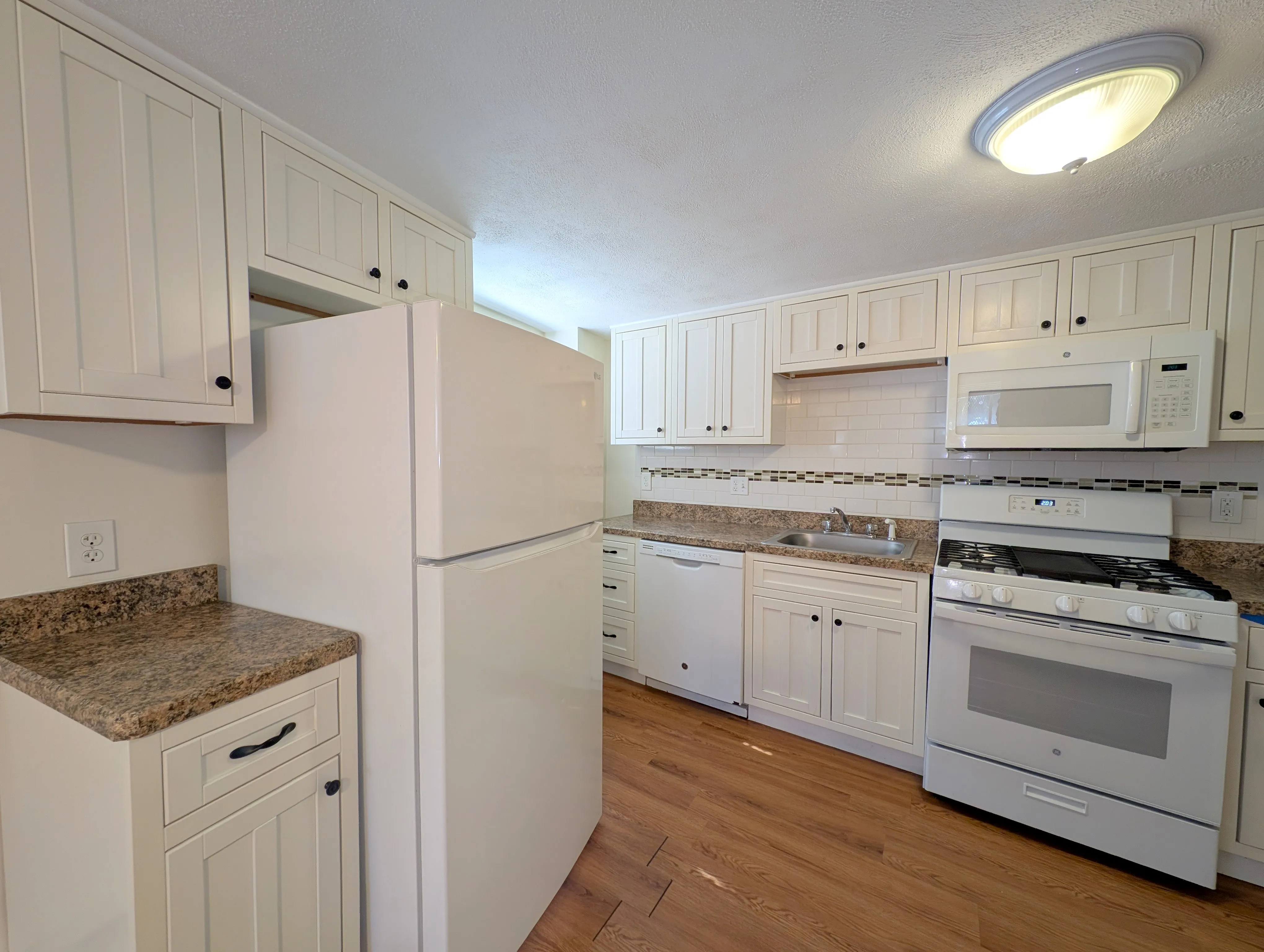 3 bed, 1.5 bath apartment for rent at 2 Central St Unit 1, Spring Hill — photo 4 of 18