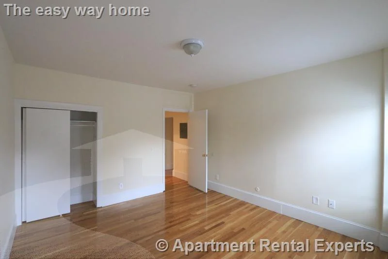 3 bed, 1 bath apartment for rent at 2 Central St Unit 1, Spring Hill — photo 4 of 20