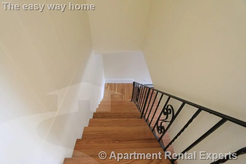 3 bed, 1 bath apartment for rent at 2 Central St Unit 1, Spring Hill — photo 1 of 20