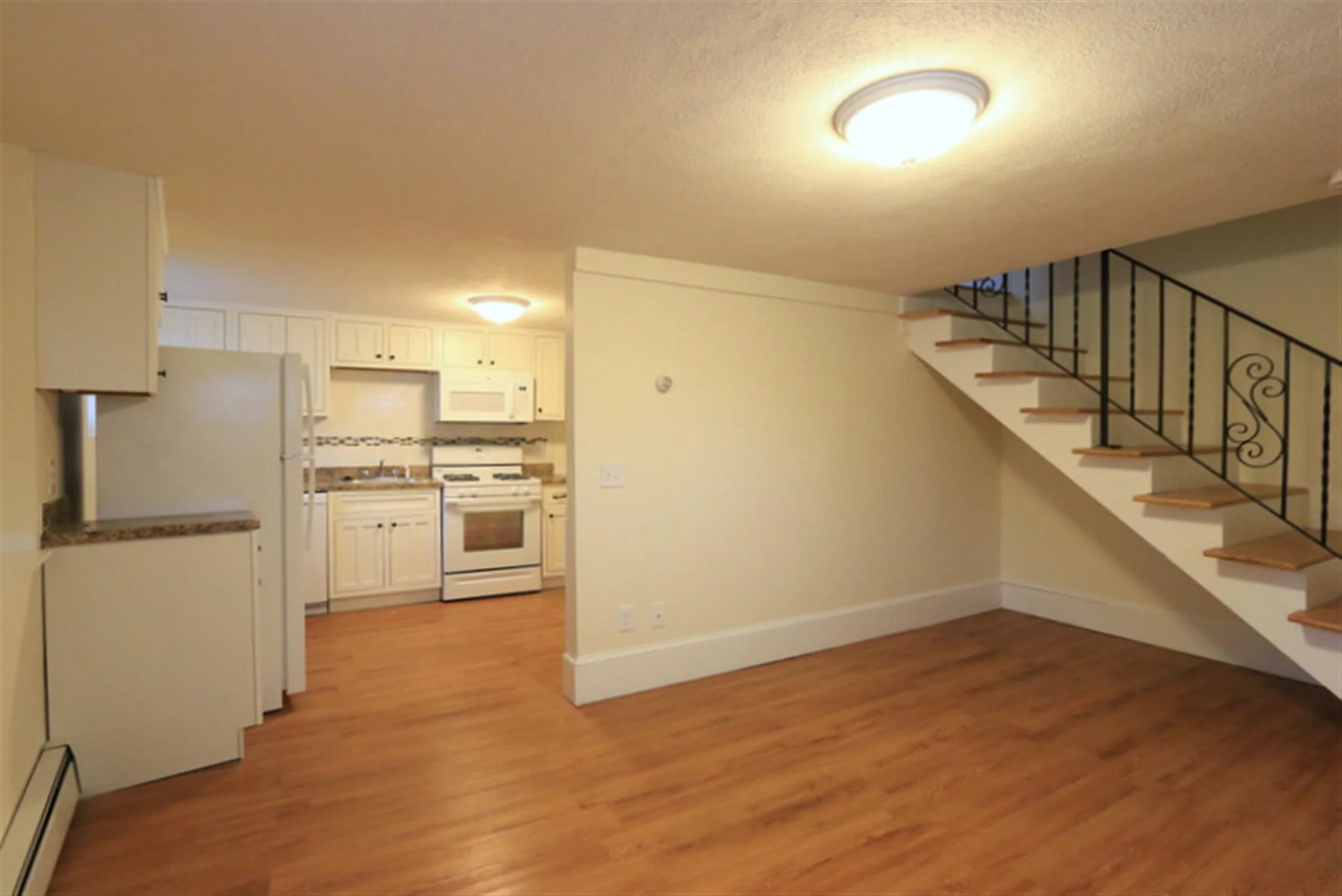 3 bed, 1.5 bath apartment for rent at 2 Central St Unit 1, Spring Hill — photo 5 of 19