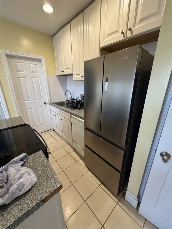 2 bed, 1 bath apartment for rent at 2 Centre Street Ter Unit 9, Roxbury — photo 3 of 9