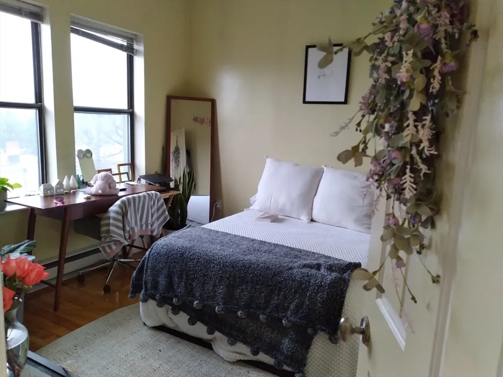 2 bed, 1 bath apartment for rent at 2 Centre Street Ter Unit 9, Roxbury — photo 5 of 9