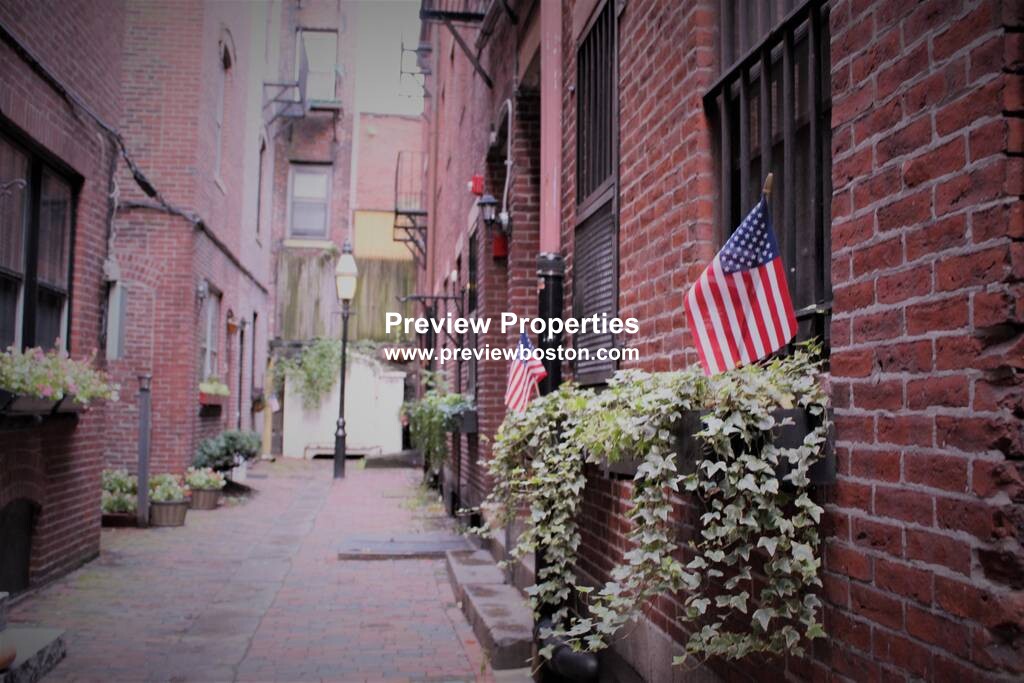 2 bed, 1 bath apartment for rent at 2 Champney Pl Unit 1P, Beacon Hill — photo 8 of 8