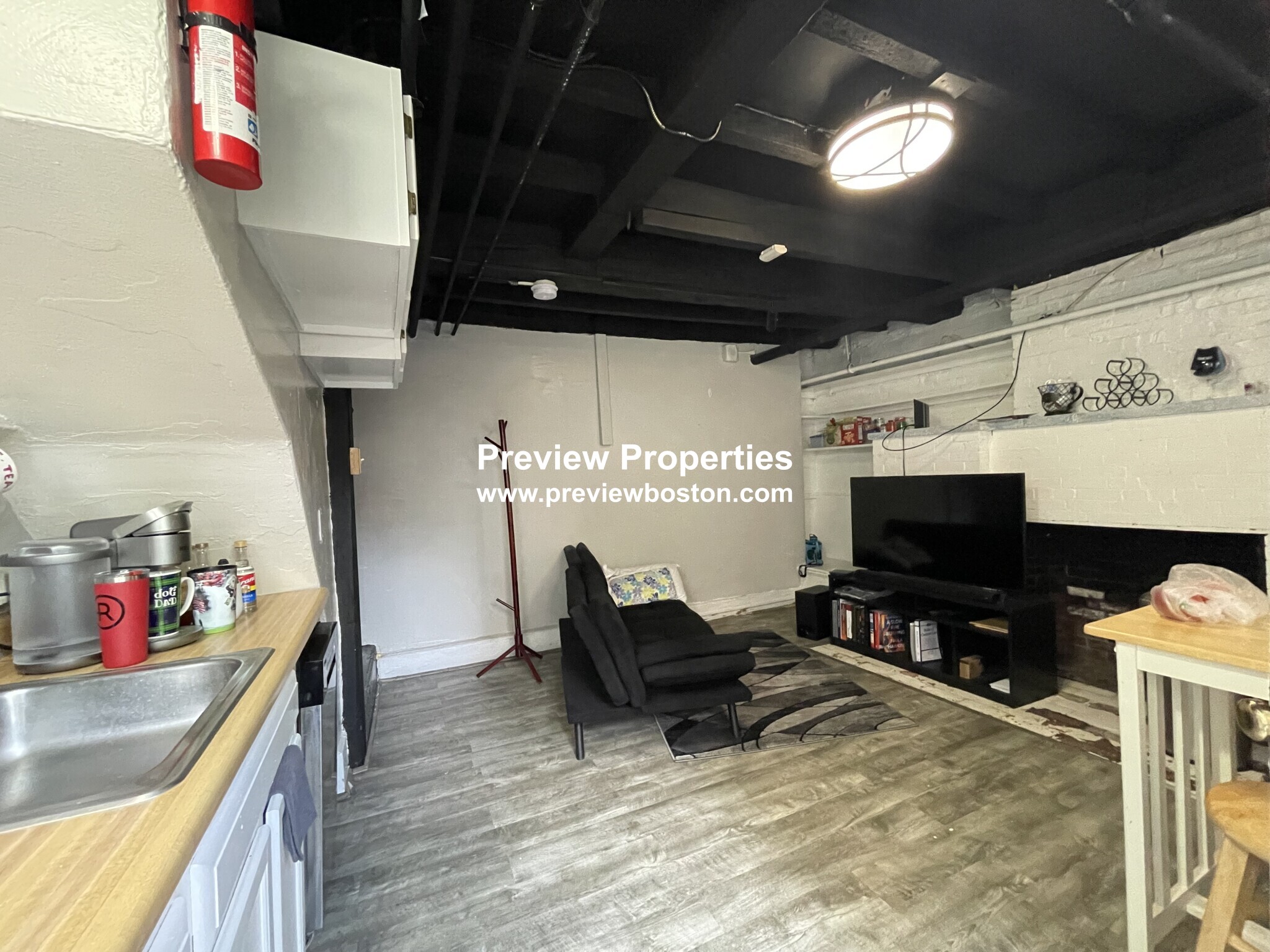 2 bed, 1 bath apartment for rent at 2 Champney Pl Unit 1P, Beacon Hill — photo 6 of 8