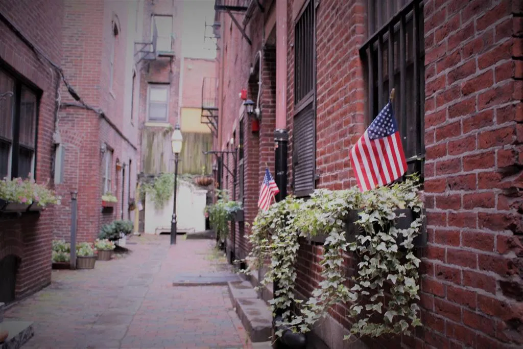 1 bed, 1 bath apartment for rent at 2 Champney Pl Unit 2, Beacon Hill — photo 6 of 6