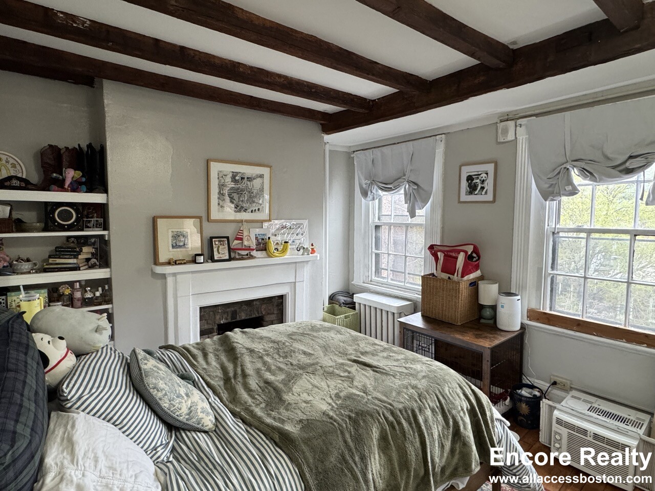 2 bed, 1 bath apartment for rent at 2 Champney Pl Unit 3, Beacon Hill