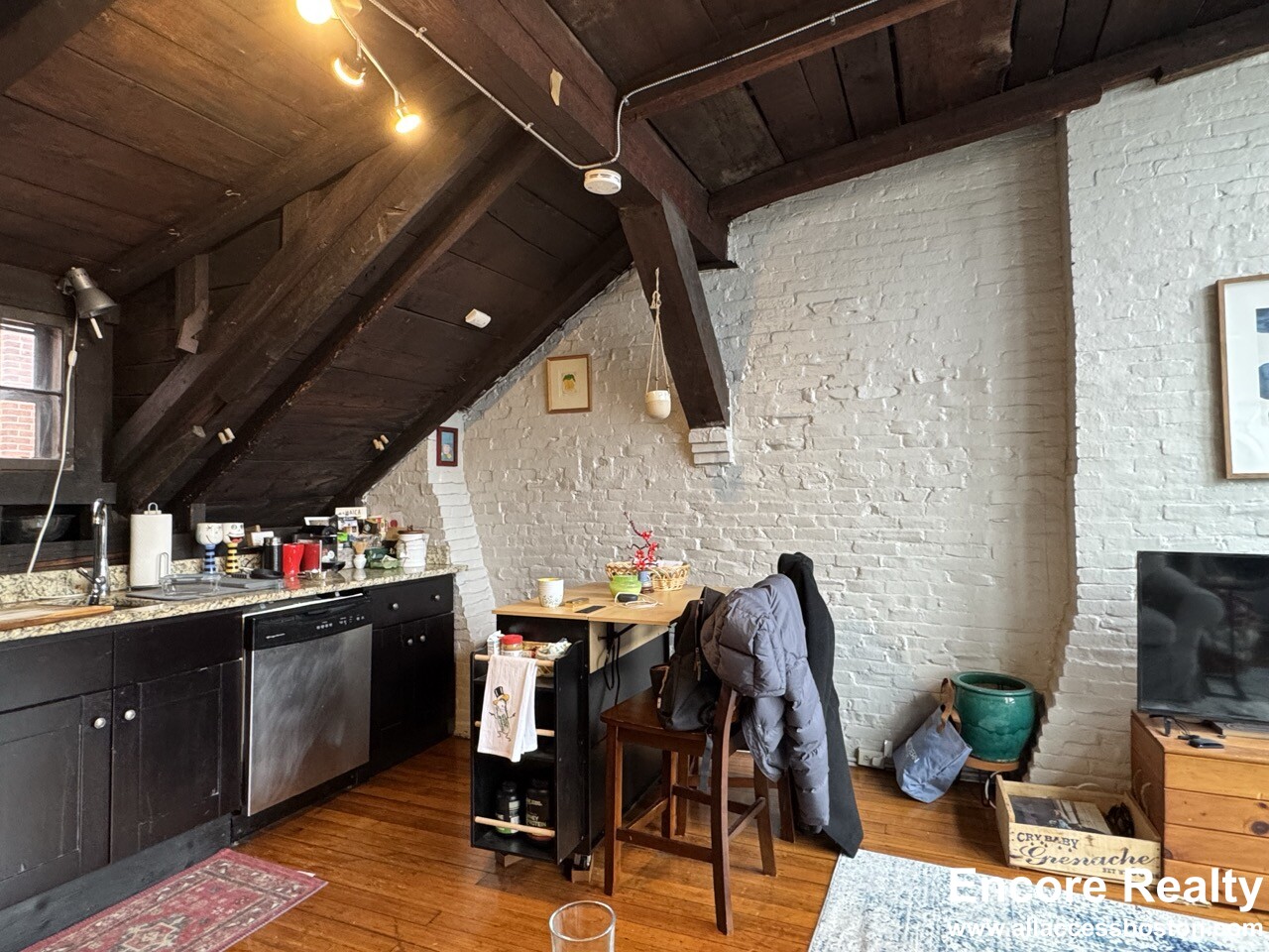 2 bed, 1 bath apartment for rent at 2 Champney Pl Unit 3, Beacon Hill — photo 13 of 19