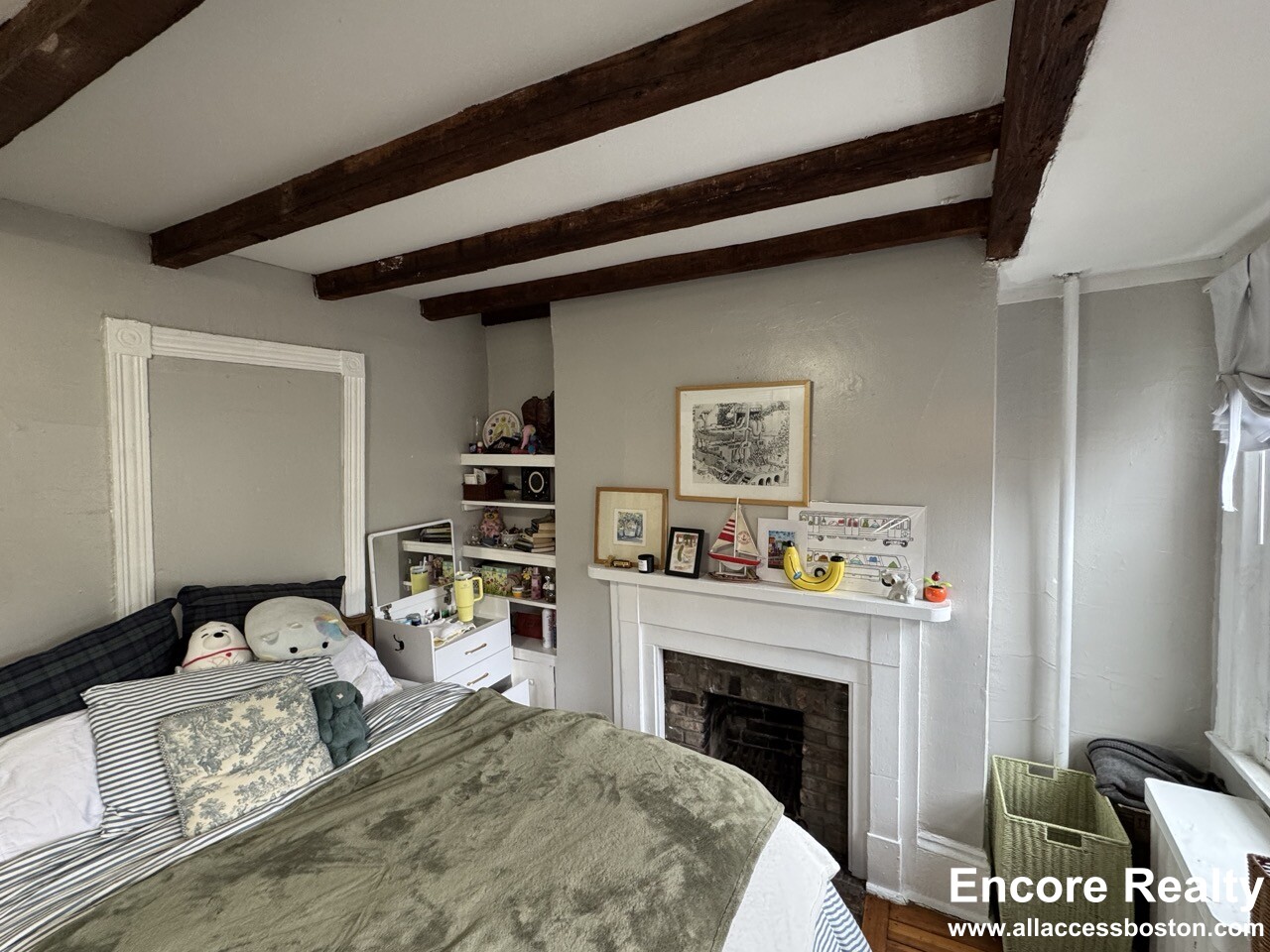 2 bed, 1 bath apartment for rent at 2 Champney Pl Unit 3, Beacon Hill — photo 3 of 19