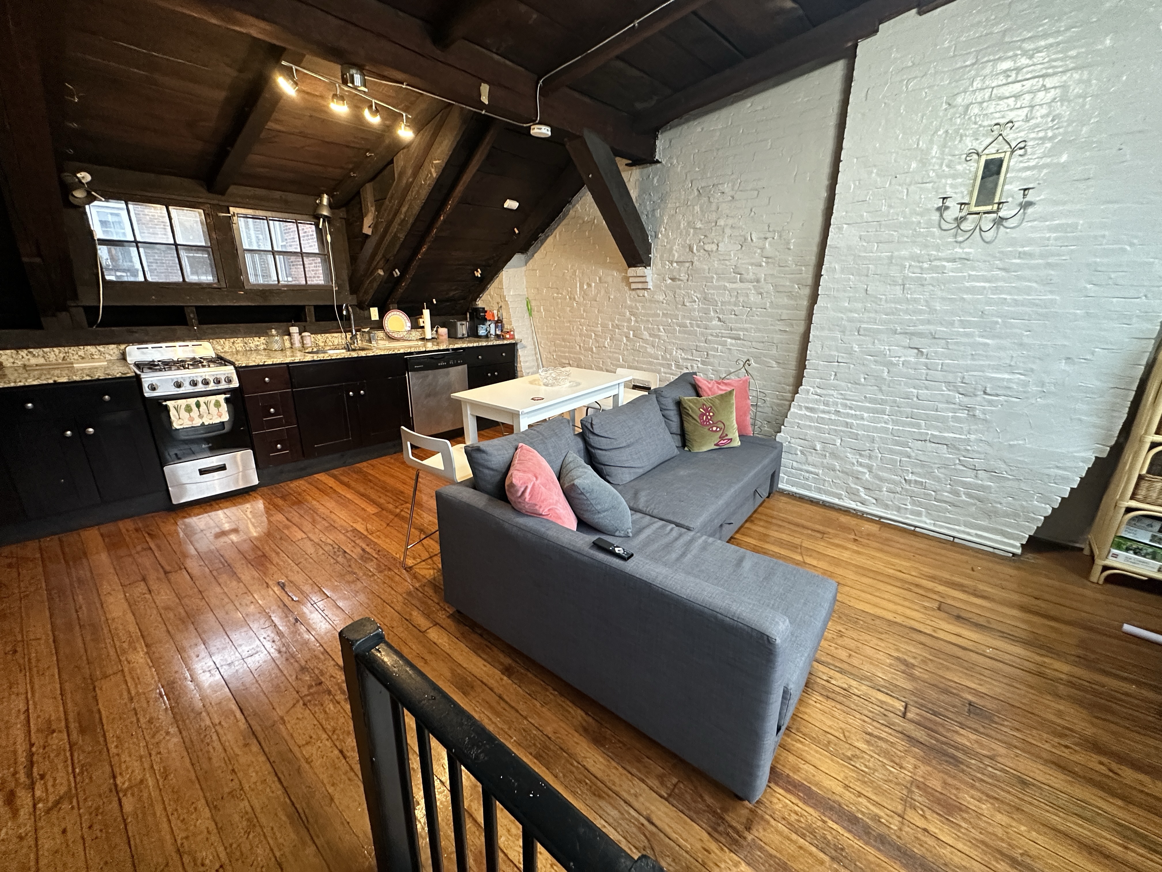 2 bed, 1 bath apartment for rent at 2 Champney Pl Unit 3-CF, Beacon Hill — photo 5 of 13