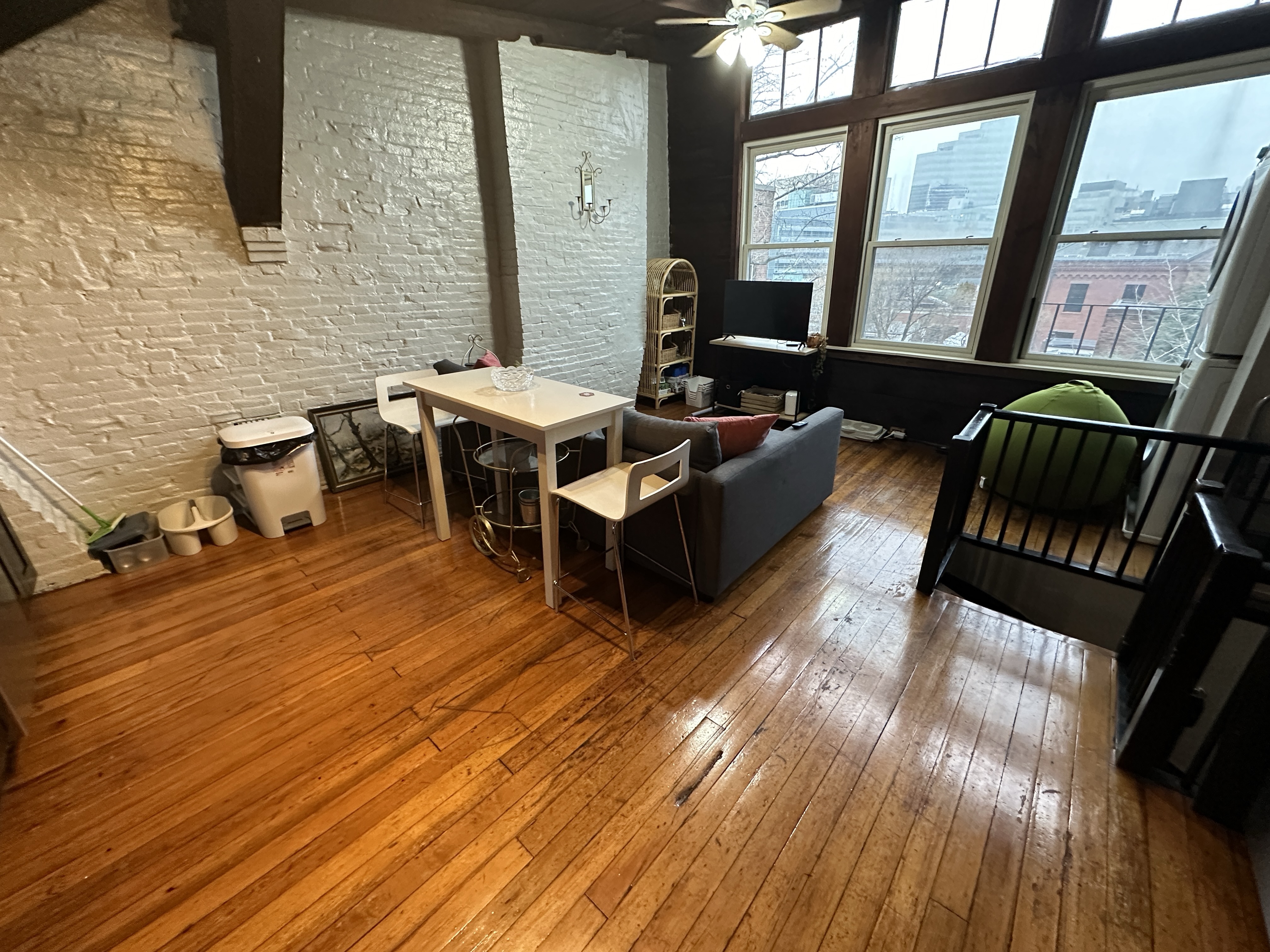 2 bed, 1 bath apartment for rent at 2 Champney Pl Unit 3-CF, Beacon Hill — photo 2 of 13
