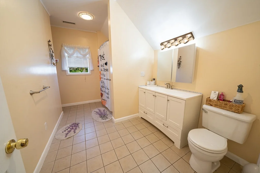 3 bed, 1 bath apartment for rent at 2 Chelmsford St, Methuen — photo 11 of 11