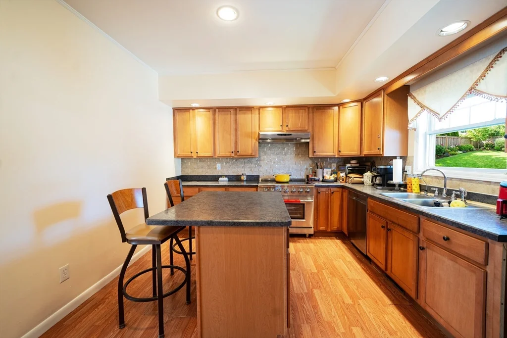 3 bed, 1 bath apartment for rent at 2 Chelmsford St, Methuen — photo 4 of 11