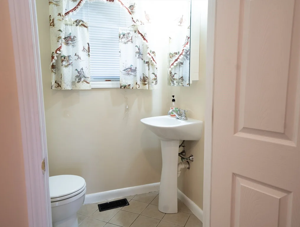 3 bed, 1 bath apartment for rent at 2 Chelmsford St, Methuen — photo 6 of 11