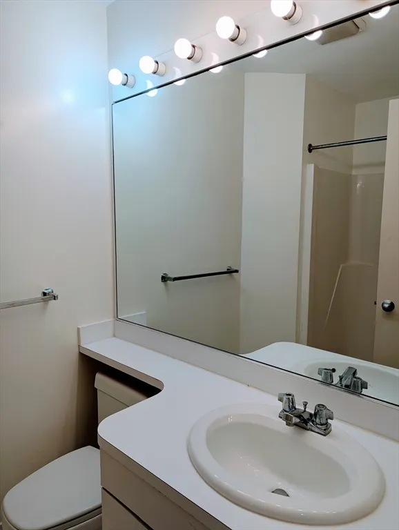 2 bed, 2 bath apartment for rent at 2 Chestnut Unit 23, Cambridgeport — photo 5 of 7
