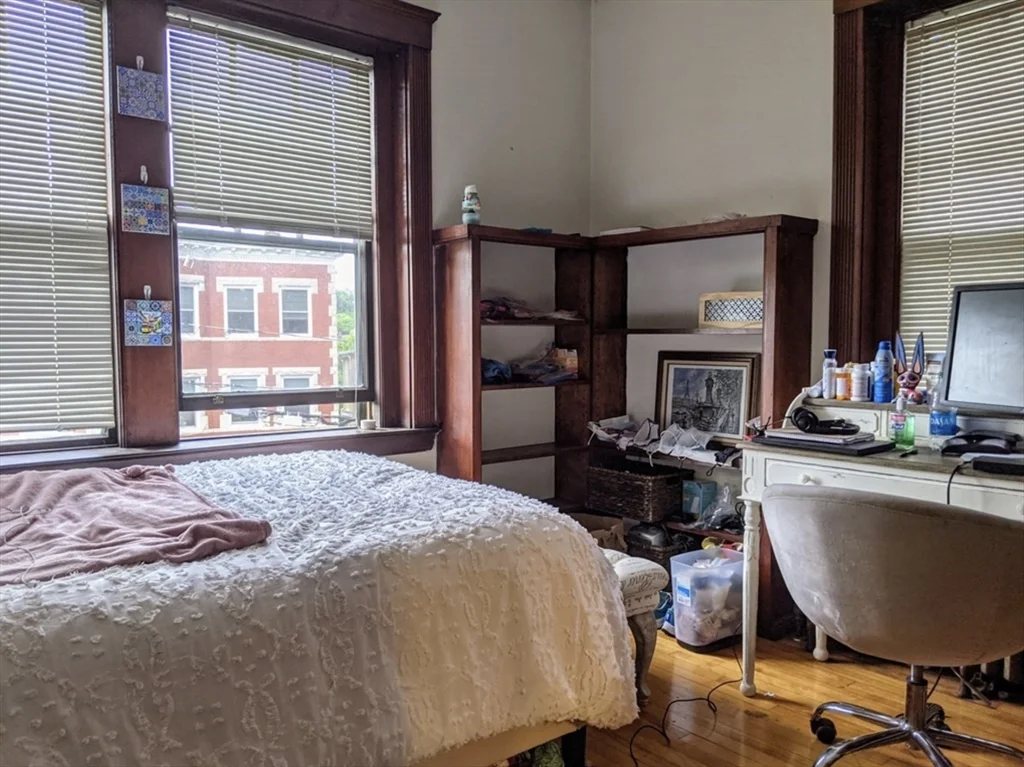 3 bed, 1 bath apartment for rent at 2 Claflin Rd Unit 2, Washington Square — photo 7 of 7