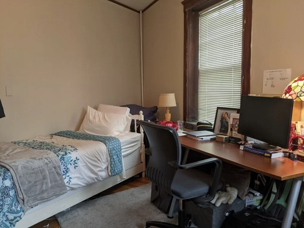 3 bed, 1 bath apartment for rent at 2 Claflin Rd Unit 2, Washington Square — photo 6 of 7