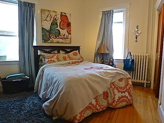 3 bed, 1 bath apartment for rent at 2 Claflin Rd Unit 4, Aspinwall Hill — photo 2 of 8