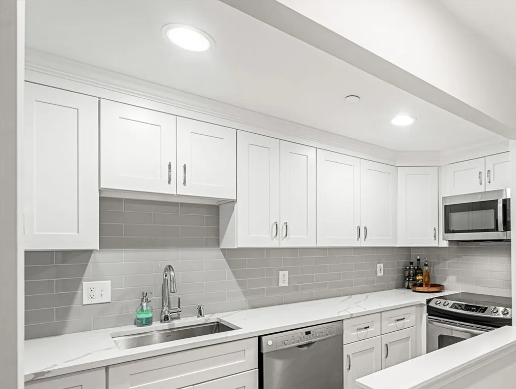 2 bed, 2 bath apartment for rent at 2 Clarendon St Unit 102, South End — photo 6 of 22